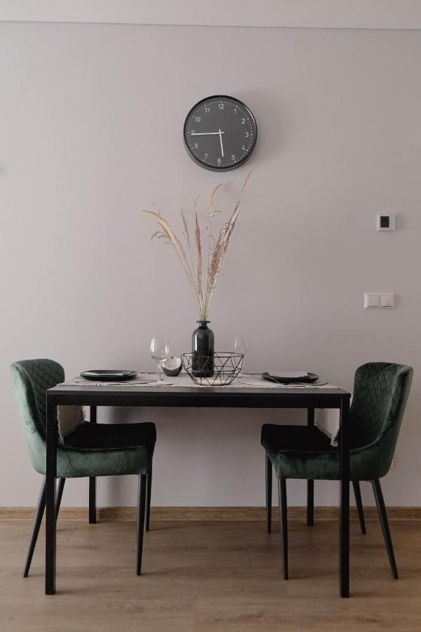 Cosy 1 Bedroom Apartment In The Heart Of Old Town With Parking Kaunas Exterior photo